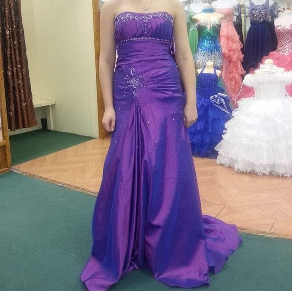 Prom dress - Picture 2 of 2